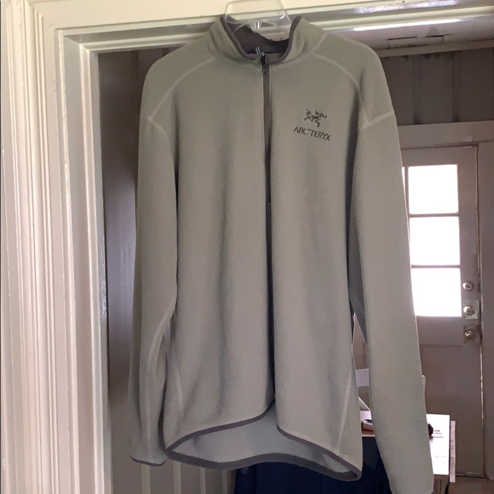 Almost like new Arc’teryx half zip polartec